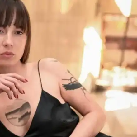 Ергенката Елена шокира: Влюбена в мистериозен мъж от Великобритания!