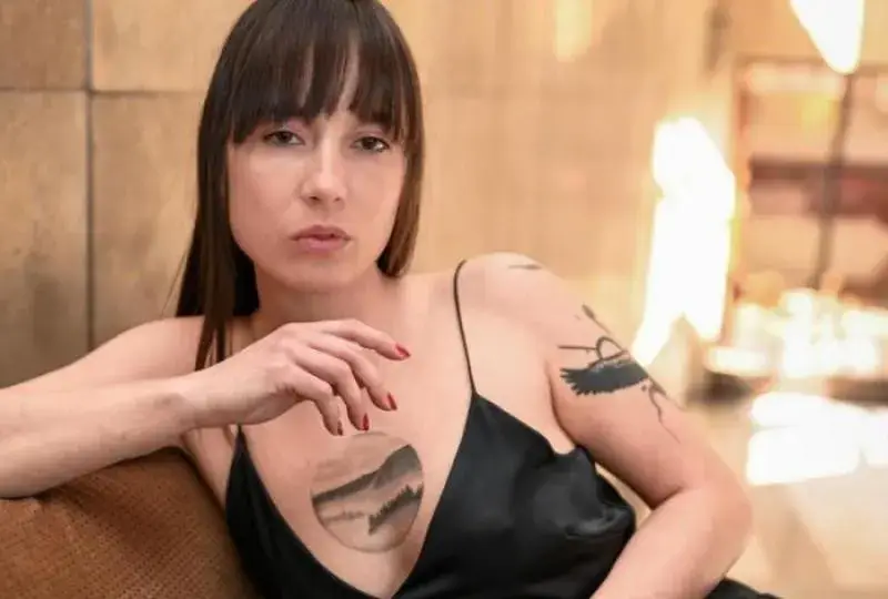 Ергенката Елена шокира: Влюбена в мистериозен мъж от Великобритания!