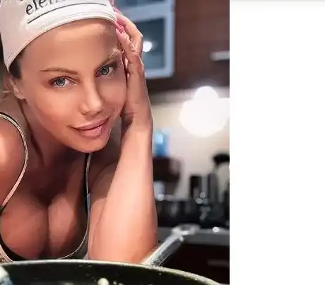 Филипинки чистят и готвят в дома на Камелия