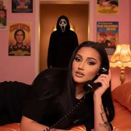 Скандалната гривна на Дебора Михайлова: Вижте какво направи любимият й!