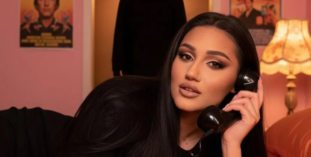 Скандалната гривна на Дебора Михайлова: Вижте какво направи любимият й!