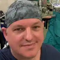 Шок! Лекар разпъна пациентка на кръст за реклама в София!