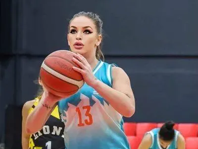 Шок! Плеймейтка Ива Няголова стана баскетболистка в Своге!