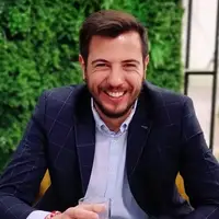 Шок! Илиян Любомиров разплака баба си на 87 с емоционално послание!