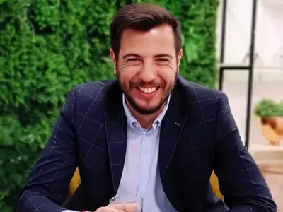 Шок! Илиян Любомиров разплака баба си на 87 с емоционално послание!