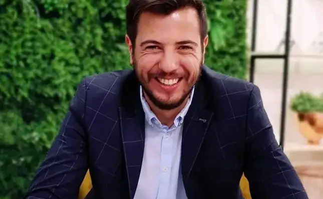 Шок! Илиян Любомиров разплака баба си на 87 с емоционално послание!