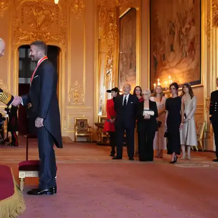 Шок! Дейвид Бекъм получи рицарско звание от крал Чарлз!