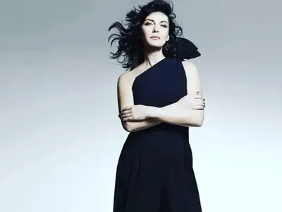 Жени Калканджиева се подмлади с бретон