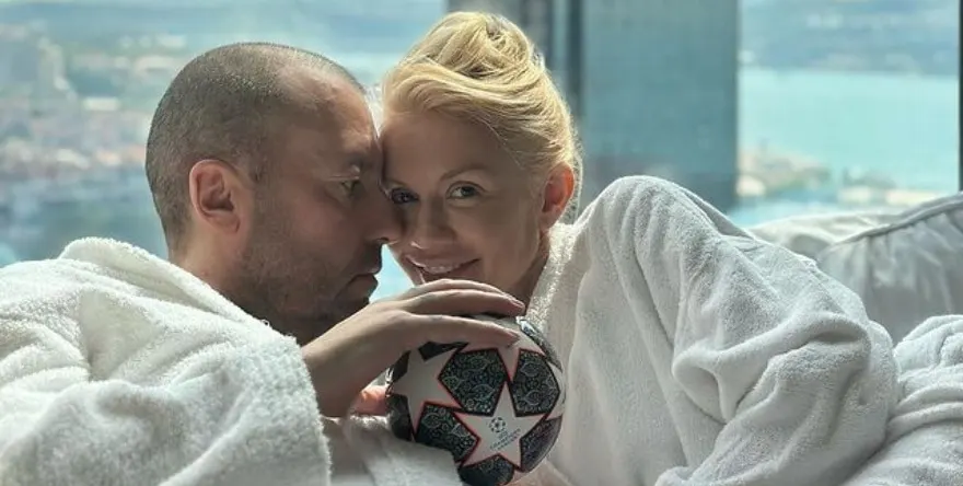 Какво му харесваш, ма, Марче: Нойзи на Мария Игнатова се появи къркан до козирката на мач в Лондон! (СНИМКИ)