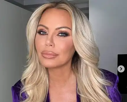 Камелия на 54: Каква е тайната на нейната вечна красота?