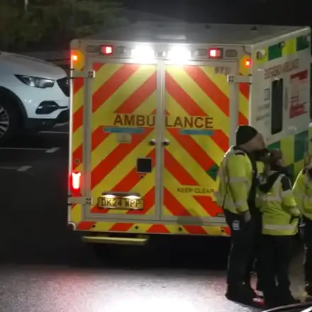 Кърваво нападение с нож във влак във Великобритания. Пътниците се криели в тоалетните