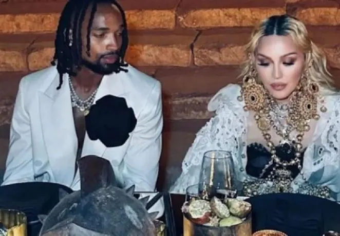 Мадона се сгоди на 67 за футболист