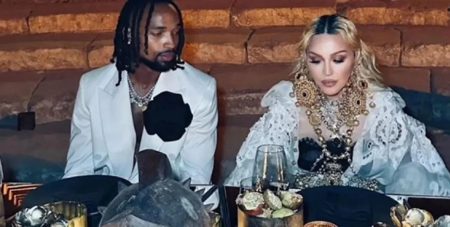 Мадона се сгоди на 67 за футболист