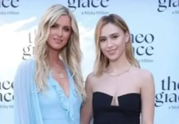 Шок! Мария Бакалова на луксозно пижамено парти с Ники Хилтън!