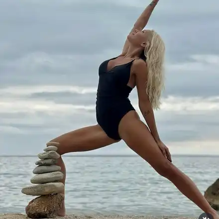 Мария Игнатова шокира с йога на плажа – истинска жена каучук!