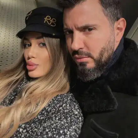 Шок! Марто Елвиса и Йоана се глезят с охлюви в Париж!