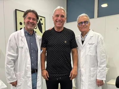 Медицинско светило оперира рамото на Христо Стоичков