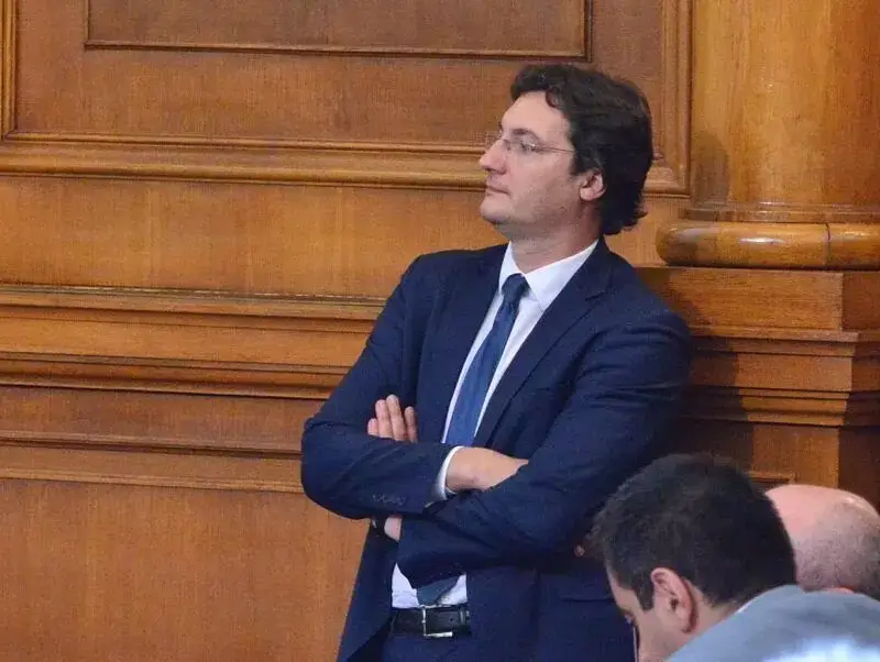 Скандал! Крум Зарков на свобода след зверство срещу котка?