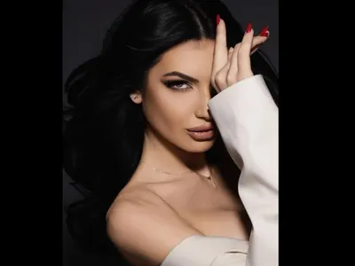 Мис България сияе заради нов тайнствен мъж! (Подробности)