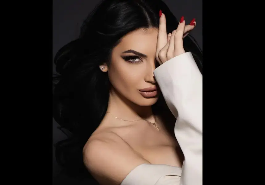 Мис България сияе заради нов тайнствен мъж! (Подробности)