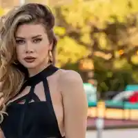 Мис София иска да е Анджелина Джоли за един ден