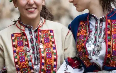 Момичетата на Miss C’est La Vie излизат в народни носии – конкурсът обещава зрелище на българската красота