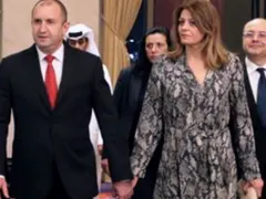 На визита в Египет: Генерал Деси се нагизди с ИЗНОСЕНА „змийска“ роля (Снимки)