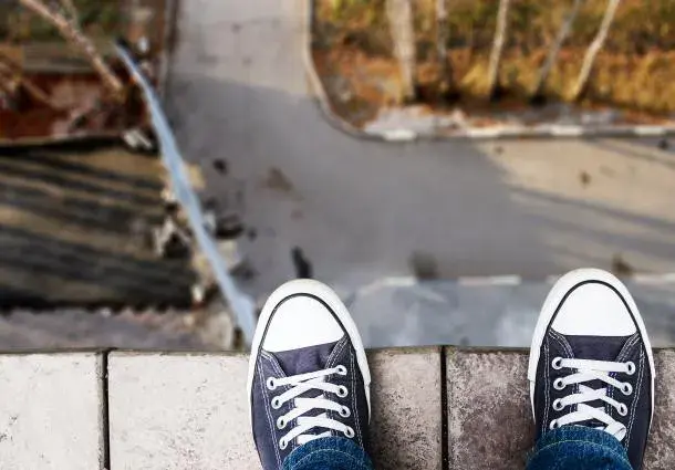 Тъжен рекорд: На всеки две седмици се самоубива човек в София!