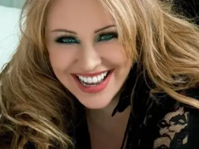 Не връщат парите за повторно проваления концерт на Рени