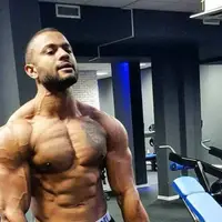 Шокиращият нов готвач на „Преди обед” е културист и звезда!