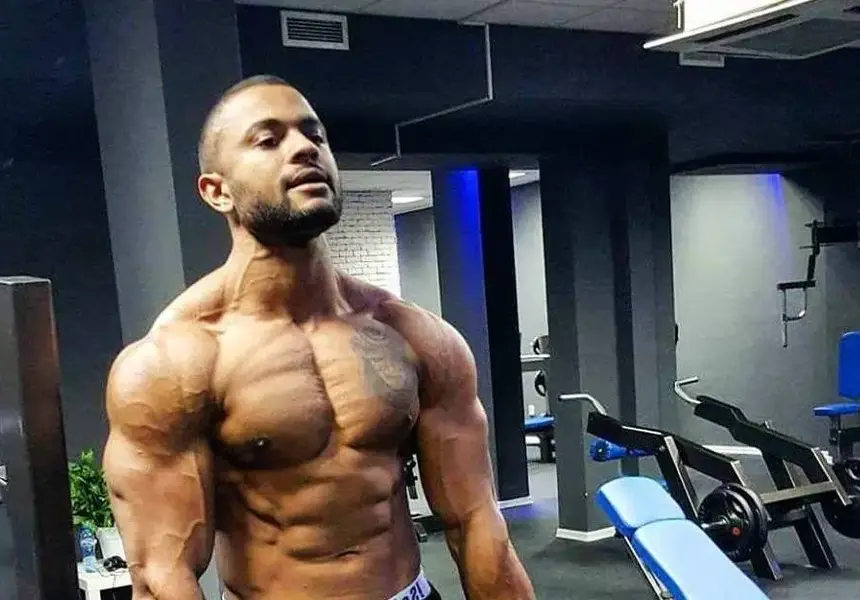 Шокиращият нов готвач на „Преди обед” е културист и звезда!