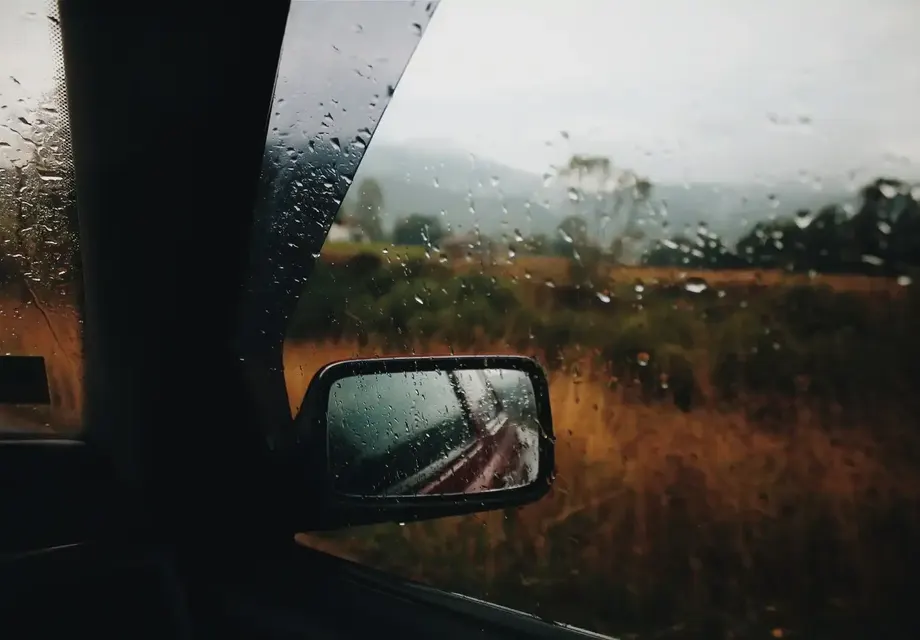 Шокираща прогноза: Дъжд и студ заливат България!