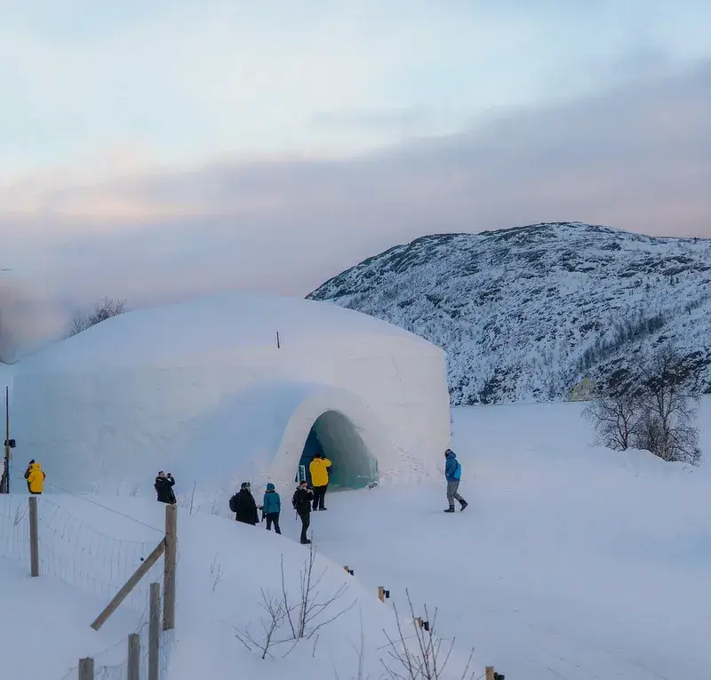 Палитра от приключения и нови хоризонти с TravelLove