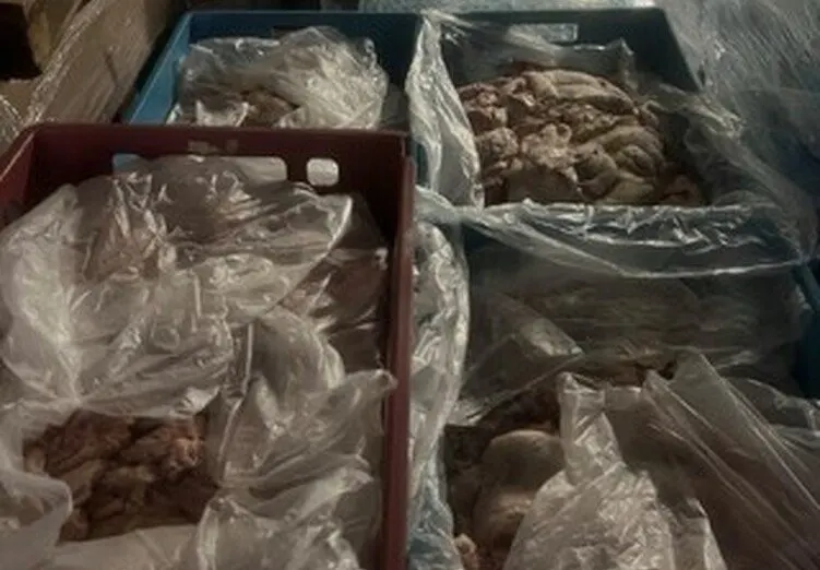 Скандал! 70 тона месо с неясен произход открито в София!