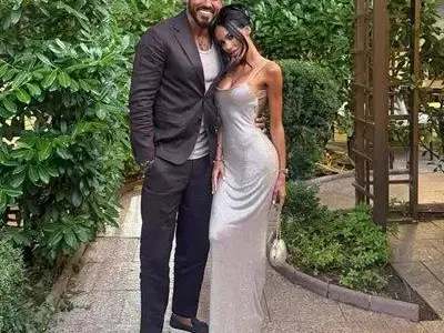 Скандал в ефир: Емрах флиртува с гаджето на Благо Джизъса!