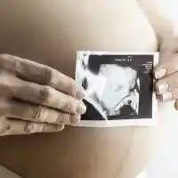 Разкриха "фабрика за бебета" на остров Крит, част от майките са бедни българки