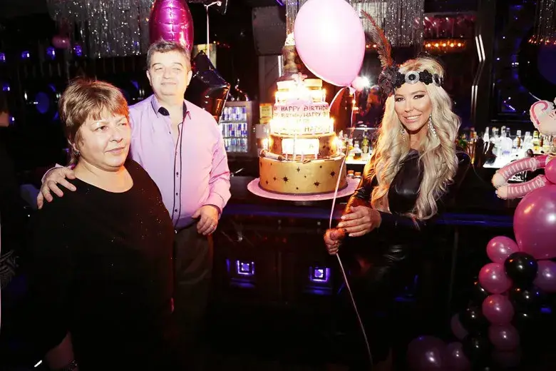 Скандал: Роднините на Андреа в съдебна схватка за дългове!