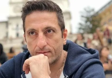 Шок! Росен Белов и гей бандата, която тресе театралния свят!