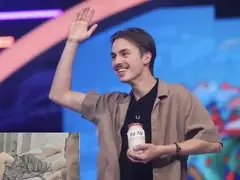 Шок! Давид от „Биг Брадър“ се оказа в леглото с друг мъж!