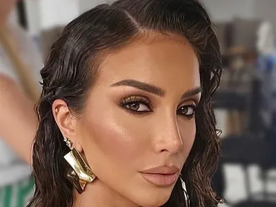 Ще се пръсне от алчност! Алекс Богданска поставя парите над сина си. Няма по-меркантилна жена от Сашка с пръста