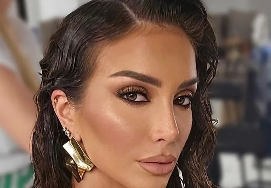 Ще се пръсне от алчност! Алекс Богданска поставя парите над сина си. Няма по-меркантилна жена от Сашка с пръста