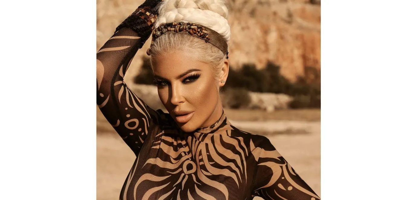 Андреа шокира с провокативен тоалет в София! (ФОТО над18)