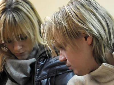 След 10 години криене: Максим Стависки се връща в България с Албена Денкова! (бракът им обаче се клати здраво – ВИЖ ТУК)