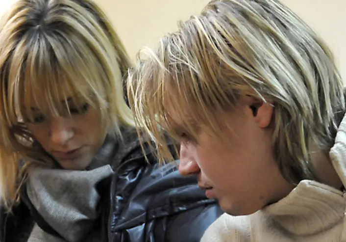 След 10 години криене: Максим Стависки се връща в България с Албена Денкова! (бракът им обаче се клати здраво – ВИЖ ТУК)