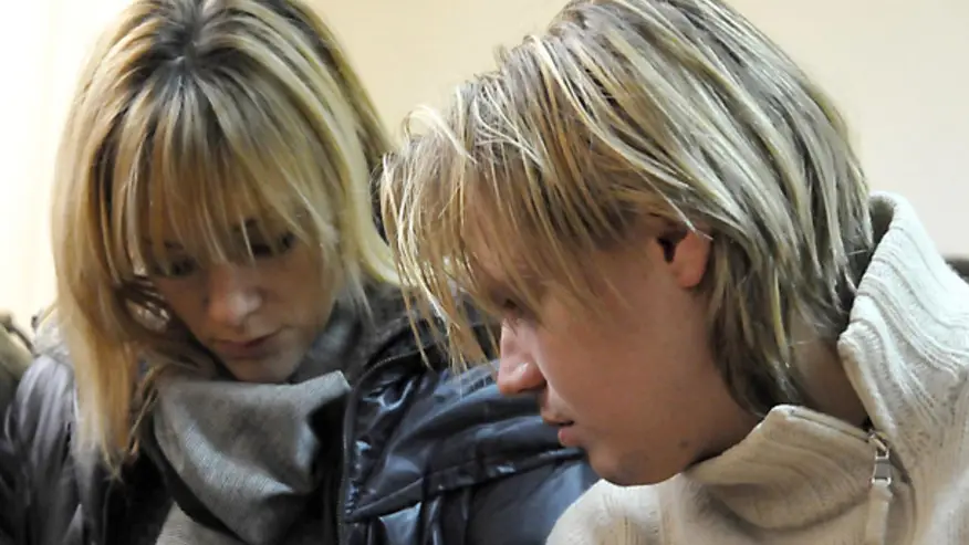 След 10 години криене: Максим Стависки се връща в България с Албена Денкова! (бракът им обаче се клати здраво – ВИЖ ТУК)