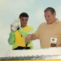 След като инсулт го вкара в болница: Цялата Пенева чета подкрепя Боби Михайлов