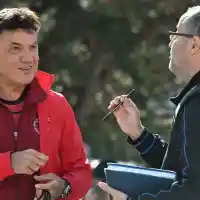 След като инсулт го вкара в болница: Цялата Пенева чета подкрепя Боби Михайлов