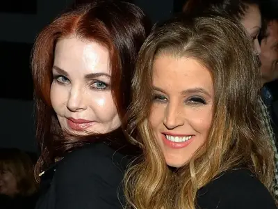 Смразяващи разкрития! Убийцата на Лиза Мари Пресли е... майка й Присила. Актрисата убила детето си заради 25 млн. долара