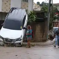 Тайфунът „Калмаеги“ опустошава Филипините – шокиращи кадри!