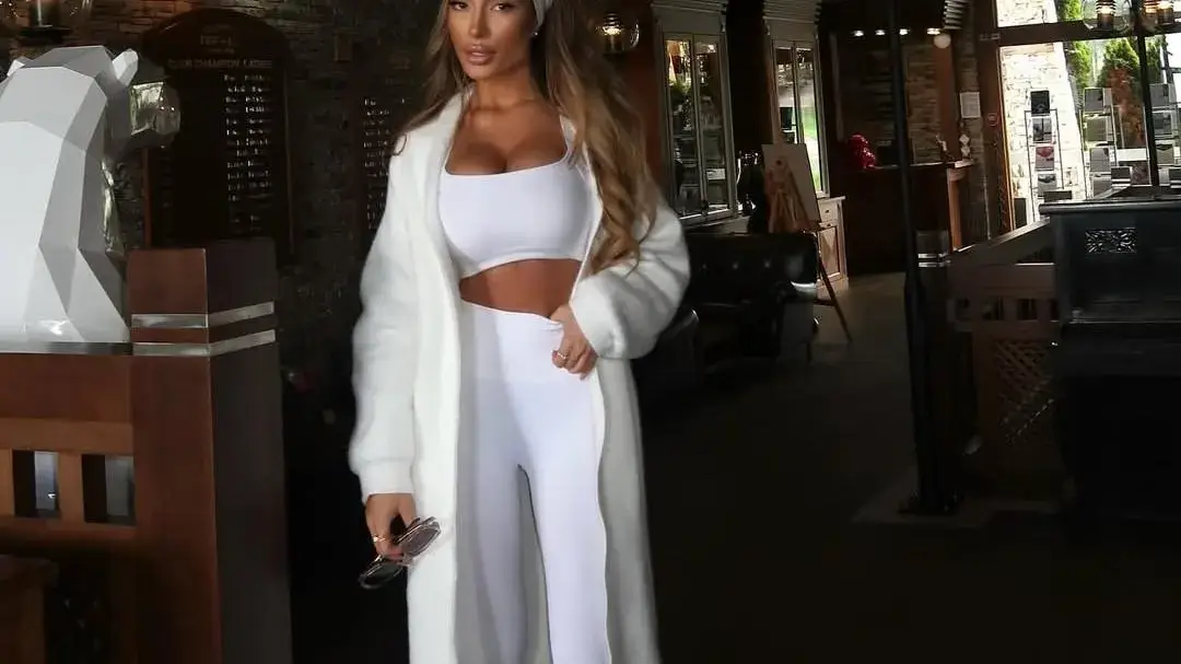 Шокираща снимка на Тита с приятелка взриви мрежата!